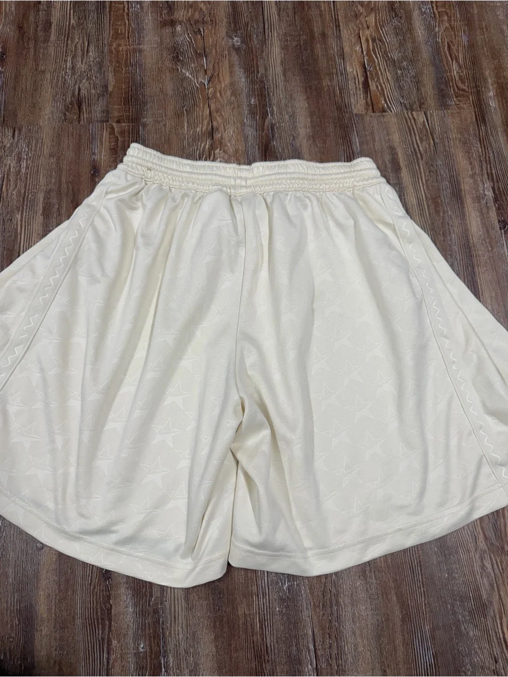 Nike cream basketball shorts size M